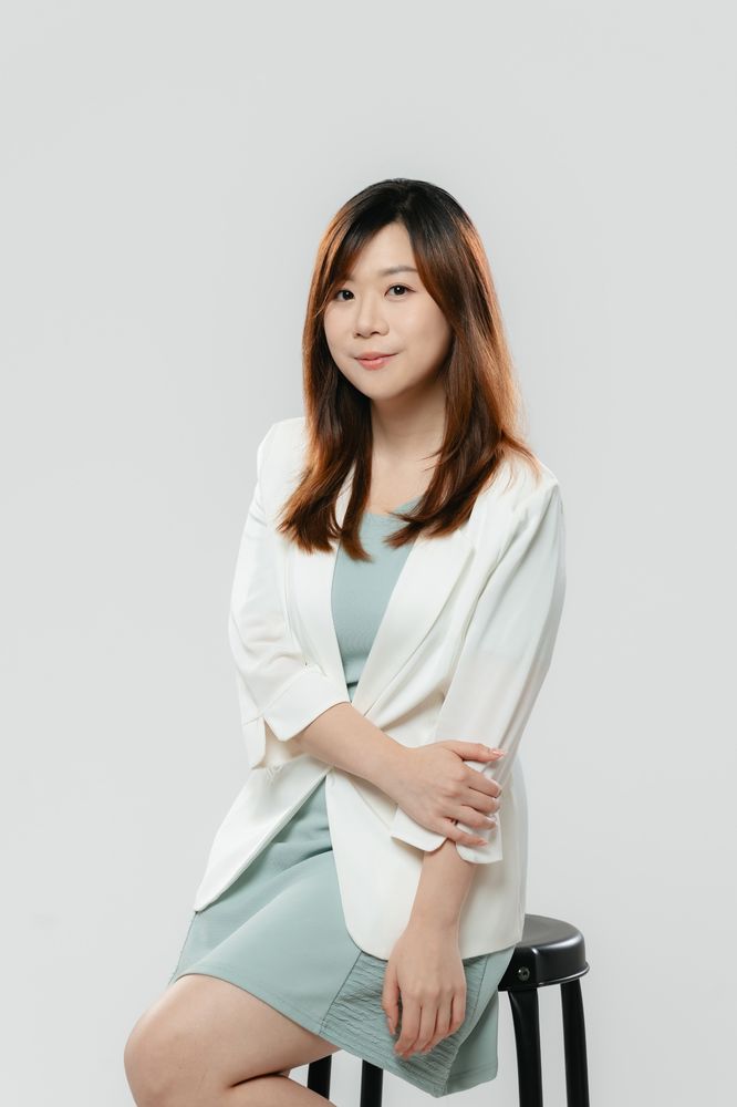 Ms Rita Wong